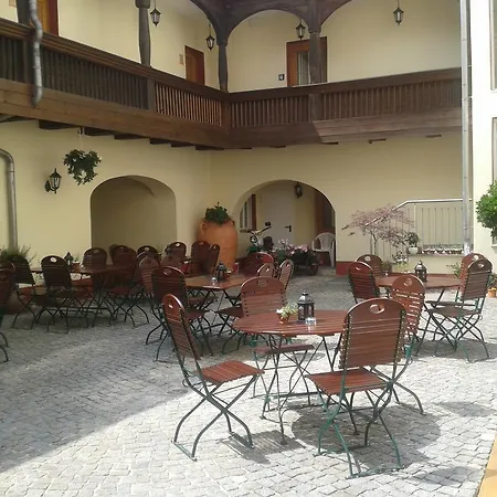 Garni-hotel Zum Alten Ratskeller 酒店 2*