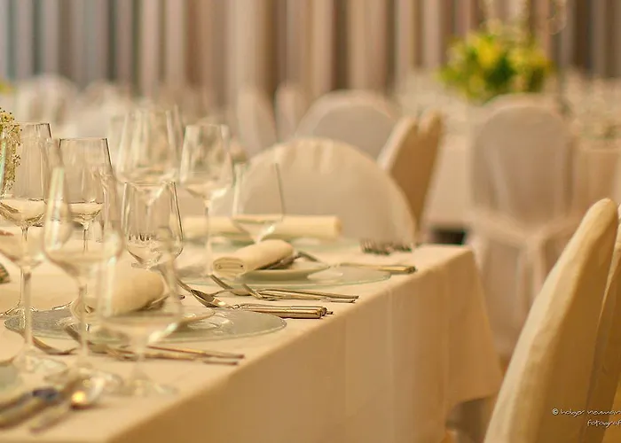 Garni-hotel Zum Alten Ratskeller 2* فتشاو